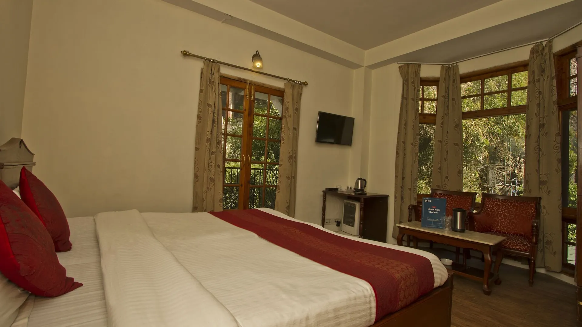 *** Hotel Oyo Rooms 017 Heritage Bungalow Shimla India